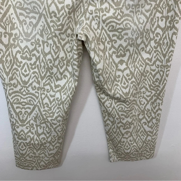 Chicos 3 Pants Crop XL/16 White Tan Print Pockets Front Zip Stretch Casual Work - Picture 7 of 11